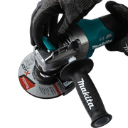 Makita GAG13M1 40V max XGT® Brushless Cordless 4‑1/2" / 5" X‑LOCK Paddle Switch Angle Grinder Kit, with Electric Brake (4.0Ah)