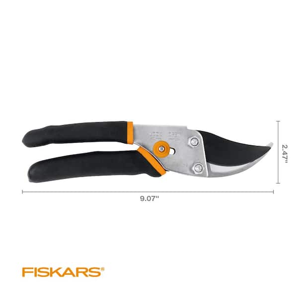 Fiskars Classic Bypass Hand Pruning Shears - Thumbnail 3